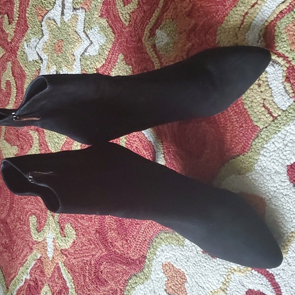 Via Spiga Black Suede Bootie 11M - Picture 5 of 8